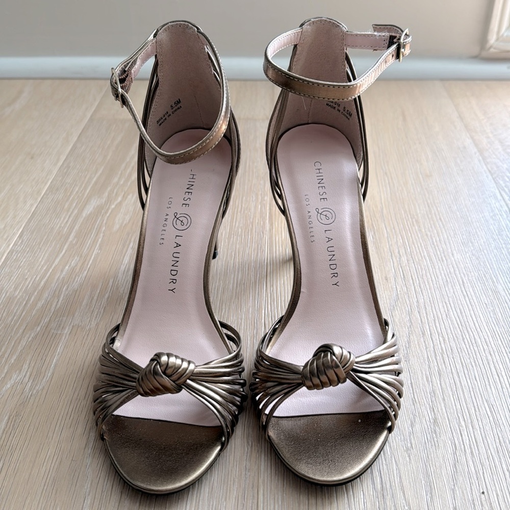 Chinese Laundry Dark Gold Strappy Heels. Size 5 1/2